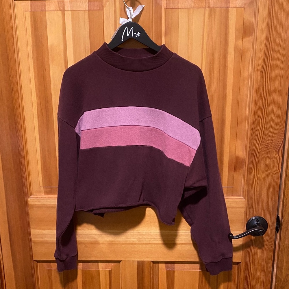 American Eagle Outfitters Ahh-Amazingly Soft Maroon and Pink Cropped Sweatshirt